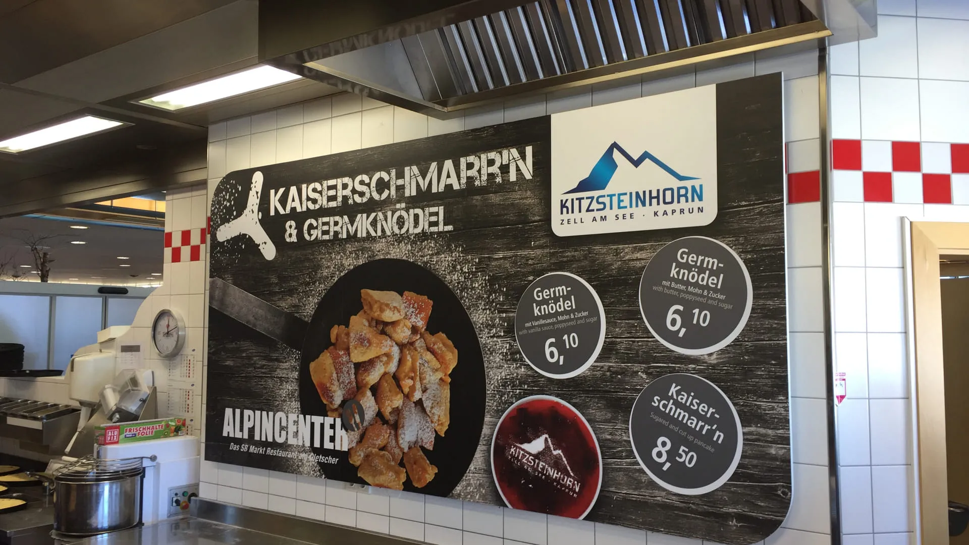 Speiseangebot mit Kaiserschmarrn und Germknödeln